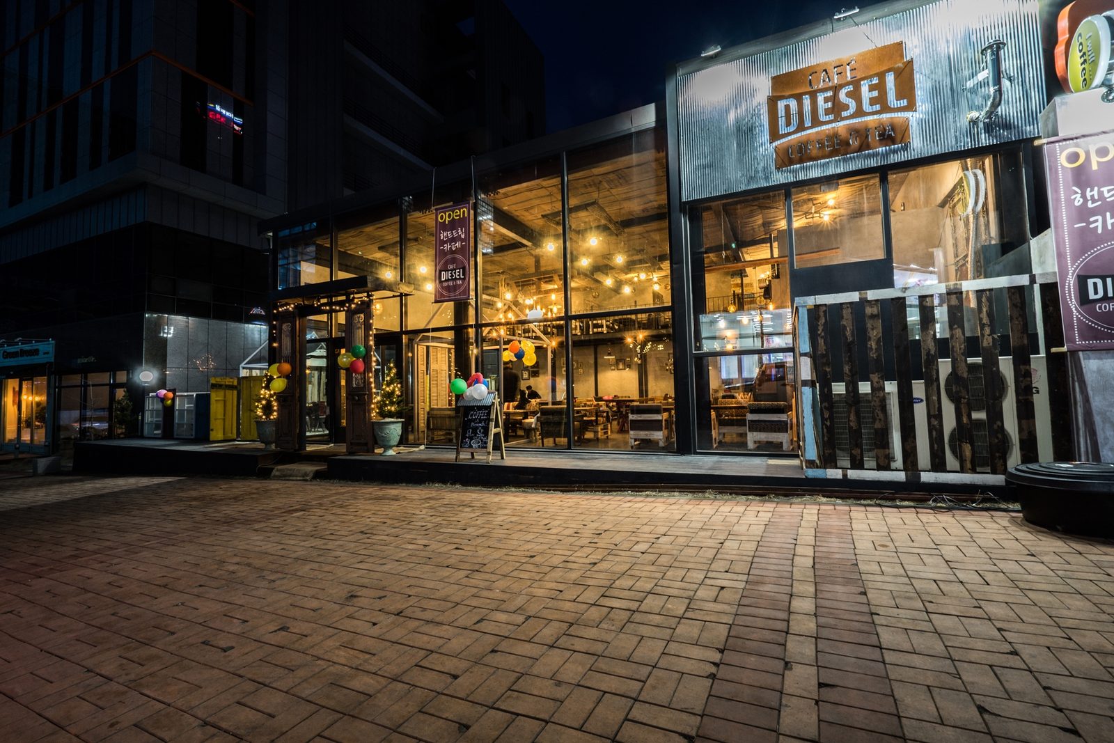 원주 Diesel 카페 준공사진 2