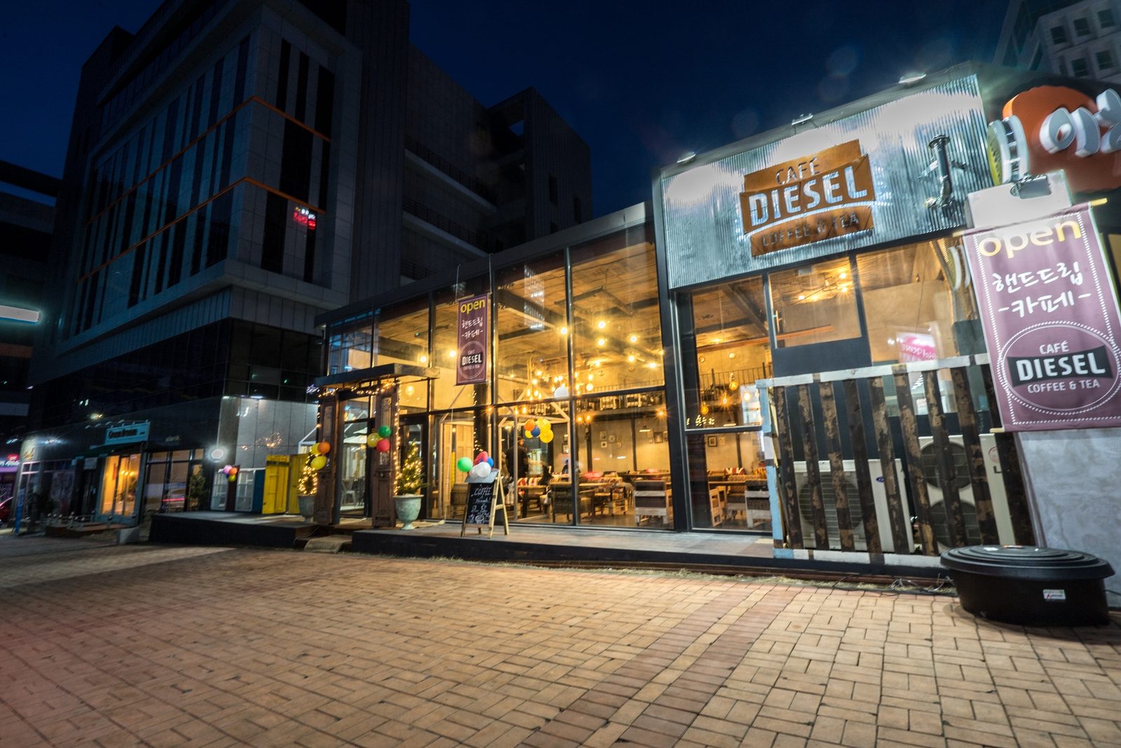 원주 Diesel 카페 준공사진 8